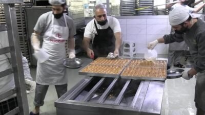 Diyarbakır’da Ramazan Bayramı öncesi tatlı üreticilerinde yoğunluk arttı. Coğrafi işaret