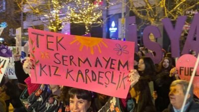 Dünya genelinde 8 Mart Dünya Kadınlar Günü yürüyüşler, protestolar, paneller