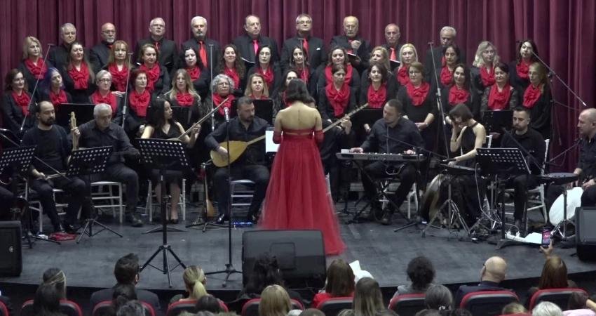 Dünya Sivil Toplum Kuruluşları Günü Bornova’da konserle kutlandı Dünya Sivil Toplum Kuruluşları Günü kapsamında Bornova Belediyesi tarafından Altındağ