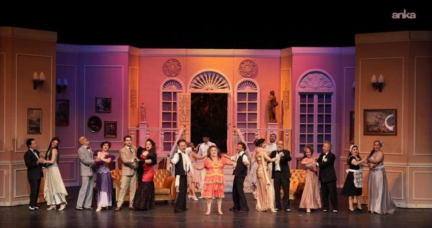 EBB Şehir Tiyatroları, 25 yaşında… Dünya Tiyatro Günü’nde Haldun Dormen’e vefa Bu yıl 25’inci yaşını kutlayan Eskişehir Büyükşehir Belediyesi (EBB) Şehir