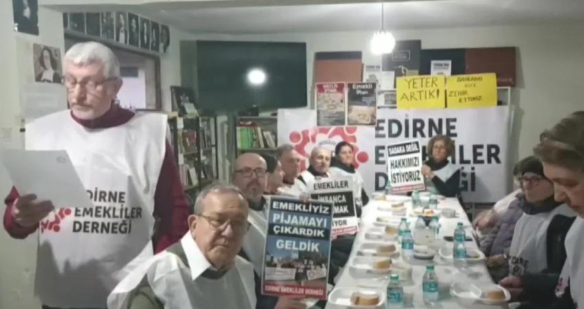Edirne'de emekliler iftarda bir araya geldi. Edirne Emekliler Derneği tarafından