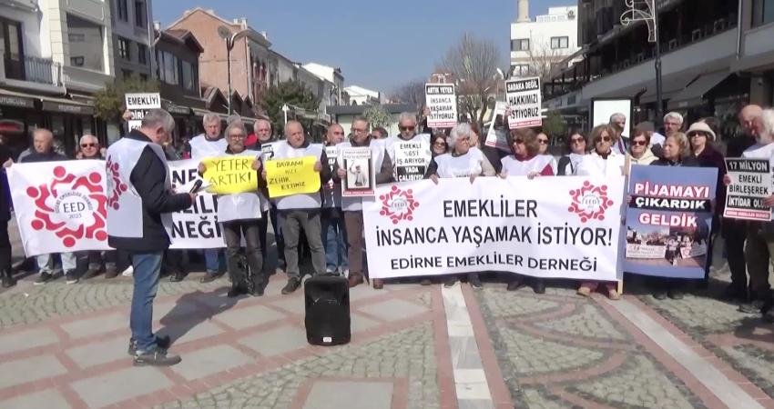 Edirne’de emeklilerden “bayram ikramiyesi” tepkisi: Bayram ikramiyesine zam yapamayanlar 2026 bütçesinde 3 trilyon faiz ödemesi yapacak Edirne Emekliler Derneği Başkanı Ahmet Ziya Yaz, "2026 bayram ikramiyesi
