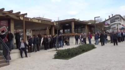 Edirne'de yurttaşlar Ramazan Bayramı öncesi, Edirne Belediyesi Halk Kasap’tan uygun