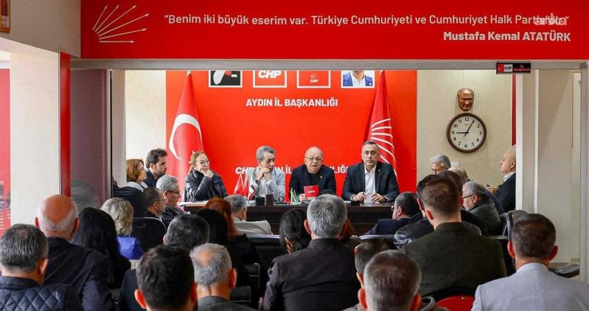 Efeler Belediye Başkanı Anıl Yetişkin, oy birliğiyle Cumhuriyet Halk Partisi