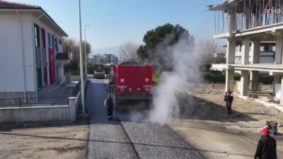 Efeler Belediyesi Fen İşleri Müdürlüğü ekipleri, Umurlu Mahallesi’nde yıllardır çözüm