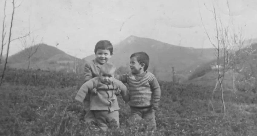 Ekrem İmamoğlu, duruşma öncesinde neden siyasete girdiğini anlattı: Ben bu ülkenin daha adil olabileceğine inandığım için girdim Tutuklu İstanbul Büyükşehir Belediye Başkanı ve CHP’nin Cumhurbaşkanı adayı Ekrem