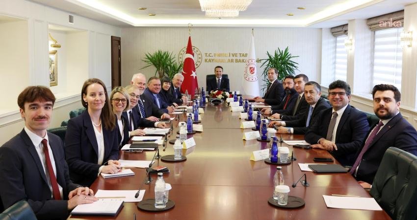 Enerji ve Tabii Kaynaklar Bakanı Bayraktar: “Nükleer enerji projelerinde AtkinsRealis ile teknik iş birliği ele alındı” Enerji ve Tabii Kaynaklar Bakanı Alparslan Bayraktar, Kanada merkezli AtkinsRéalis