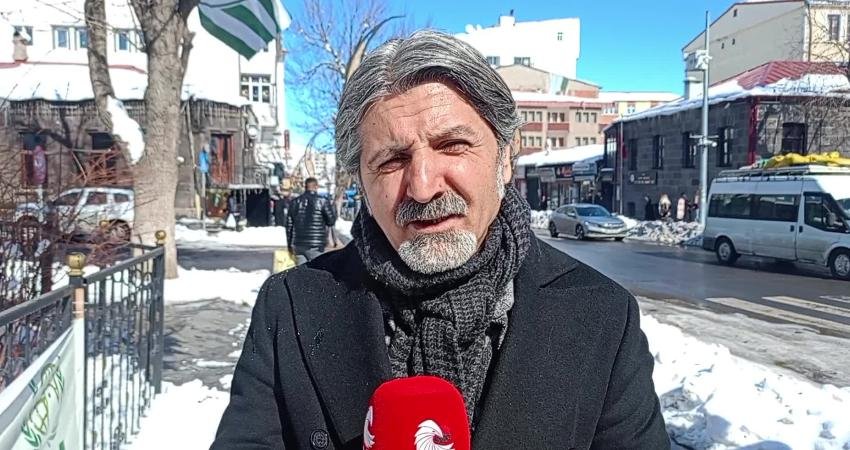Karslı yurttaş: “TÜİK’in açıkladığı enflasyonla bizim yaşadığımız enflasyon arasında dağlar kadar fark var” Karslı yurttaşlar, Türkiye İstatistik Kurumu'nun (TÜİK) açıkladığı enflasyon rakamlarının gerçeği