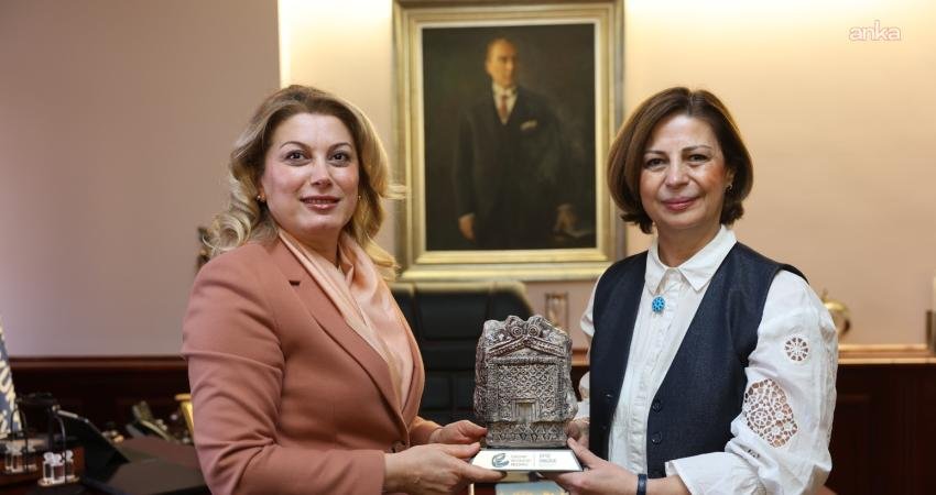 Eskişehir Büyükşehir Belediye Başkanı Ayşe Ünlüce, CHP Kadın Kolları Genel