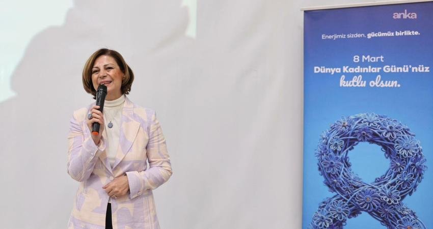 Eskişehir Büyükşehir Belediye Başkanı Ünlüce’den kadın fabrika çalışanlarına ziyaret Eskişehir Büyükşehir Belediye (EBB) Başkanı Ayşe Ünlüce, 8 Mart Dünya