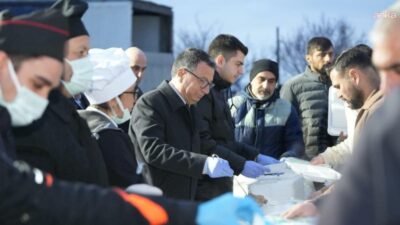 Eskişehir Büyükşehir Belediyesi (EBB) tarafından Günyüzü’nde düzenlenen iftar programı yoğun