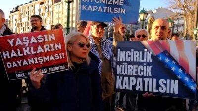 Eskişehir Emek ve Demokrasi Platformu üyeleri, ABD ve İsrail’in, İran’a