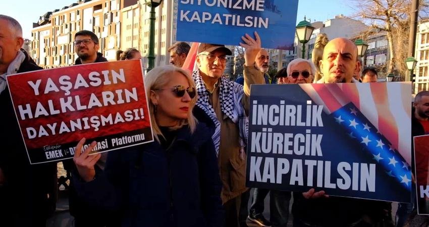 Eskişehir Emek ve Demokrasi Platformu üyeleri, ABD ve İsrail’in, İran’a