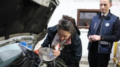 Eskişehir Büyükşehir Belediyesi tarafından düzenlenen kadınlara özel araba bakım kursu tamamlandı.