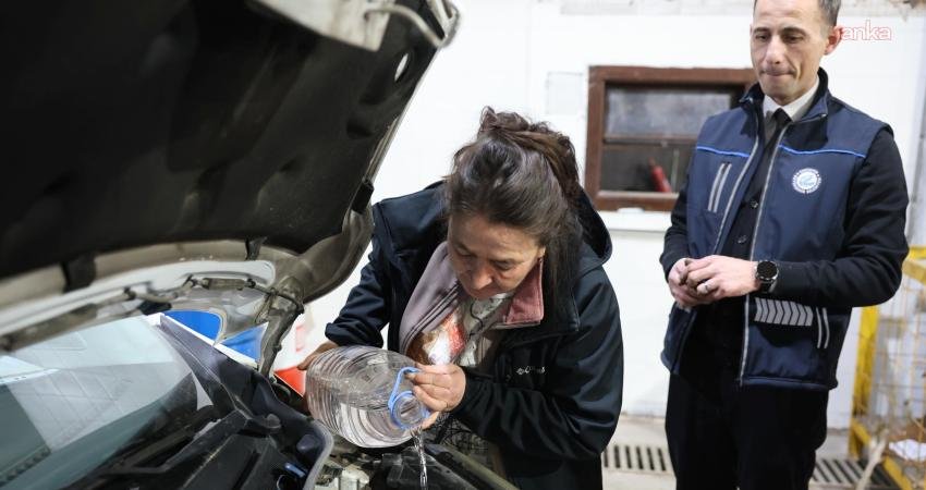 Eskişehir Büyükşehir Belediyesi tarafından düzenlenen kadınlara özel araba bakım kursu tamamlandı.