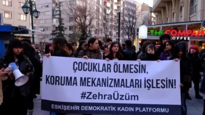 Eskişehir Demokratik Kadın Platformu üyeleri, babası tarafından öldürülen 13 yaşındaki