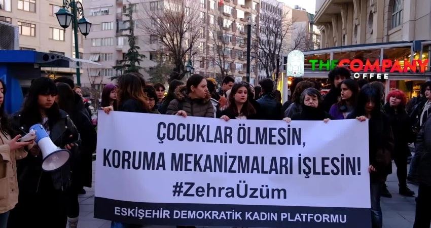 Eskişehir Demokratik Kadın Platformu üyeleri, babası tarafından öldürülen 13 yaşındaki