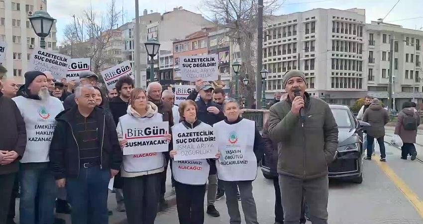 BirGün Gazetesi Muhabiri İsmail Arı'nın tutuklanması Eskişehir'de protesto edildi. Basın
