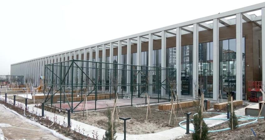Etimesgut Bağlıca Spor Merkezi hizmete açılmaya hazırlanıyor… Mansur Yavaş: “Sporun herkes için ulaşılabilir olduğu bir Başkent için çalışmaya devam ediyoruz Ankara Büyükşehir Belediyesi (ABB), Etimesgut Bağlıca’da yapımı tamamlanan yeni modern