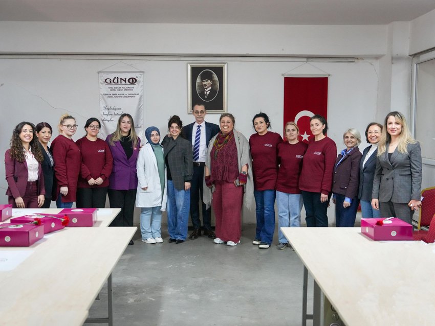 Etimesgut Belediye Başkanı Erdal Beşikcioğlu, 8 Mart’ta kadın emekçilerle buluştu Etimesgut Belediye Başkanı Erdal Beşikcioğlu, 8 Mart Dünya Emekçi Kadınlar