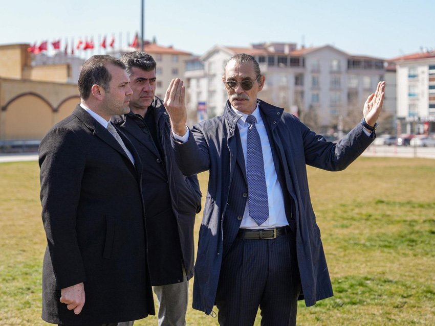 Etimesgut Belediye Başkanı Erdal Beşikcioğlu, ilçede devam eden ve planlama