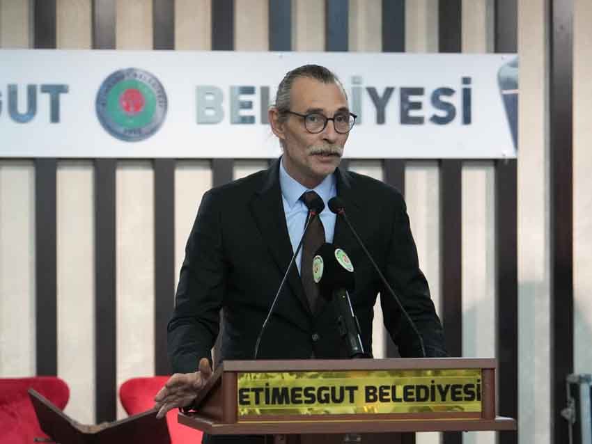 Etimesgut Belediyesi personeli iftar sofrasında buluştu Etimesgut Belediye Başkanı Erdal Beşikcioğlu, Korkut Ata Kongre ve Kültür