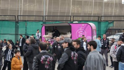 Etimesgut Belediyesi, Gençlerbirliği-Beşiktaş maçı öncesi Eryaman Stadyumu çevresinde taraftarlara sıcak