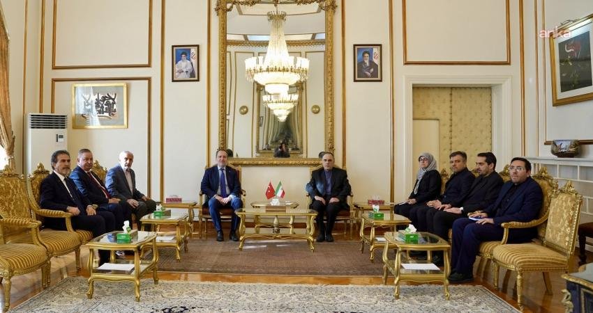 Fatih Erbakan’dan İran’ın Ankara Büyükelçisi Zadeh’e ziyaret Yeniden Refah Partisi Genel Başkanı Fatih Erbakan, İran İslam Cumhuriyeti Ankara