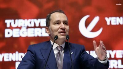 Yeniden Refah Partisi Genel Başkanı Fatih Erbakan, İstanbul Çekmeköy'de bir lisede