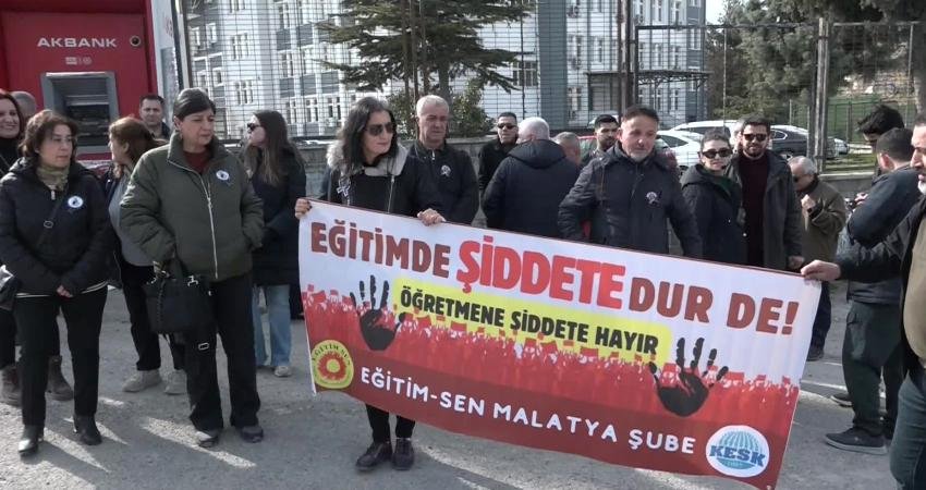 Eğitim Sen Malatya Şubesi: “MEB, olayın birinci derecede sorumlusudur” Eğitim Sen Malatya Şubesi, İstanbul’da öğretmen Fatma Nur Çelik'in, 17