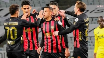 Fenerbahçe Süper Lig’in 26. haftasında konuk olduğu Fatih Karagümrük’e 2-0