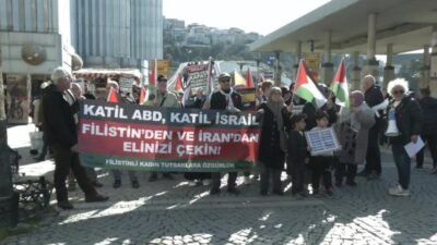 Filistin’e Özgürlük Platformu üyeleri, Konak YKM önünde ABD ve İsrail'in