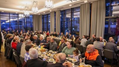 Fındıklı Kaymakamlığı tarafından bir otelde düzenlenen iftar programı, bazı meslek