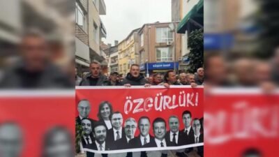 Rize’nin Fındıklı ilçesinde yurttaşlar, İstanbul Büyükşehir Belediyesi'ne (İBB) yönelik operasyonun
