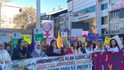Gaziantep’te, 8 Mart Dünya Kadınlar Günü dolayısıyla Gaziantep Demokratik Kadın