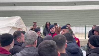 Gaziantep'te ücretleri ödenmediği gerekçesiyle iş bırakma eylemi başlatan Sırma Halı