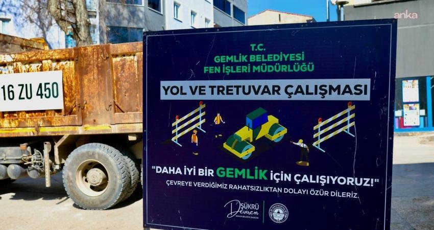 Gemlik Belediyesi, Alemdar Caddesi’nde kaldırım düzenleme çalışmalarına başladı Gemlik Belediyesi, ilçe genelinde sürdürdüğü ulaşım ve çevre düzenleme çalışmalarına