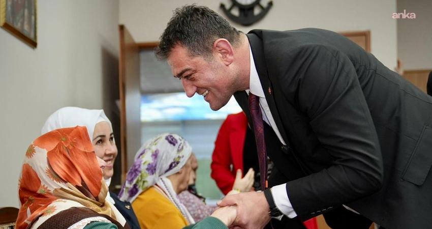 Giresun Belediye Başkanı Köse’den huzurevi sakinlerine ve Çocuk Evleri Müdürlüğü’ne ziyaret Giresun Belediye Başkanı Fuat Köse, bayram dolayısıyla Giresun Huzurevi Yaşlı