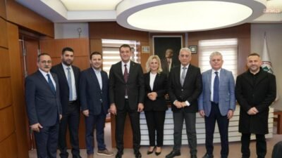 Giresun Belediyesi'nde Ramazan Bayramı’nın ilk gününde bayramlaşma töreni düzenlendi. Törende