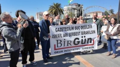 Giresun’da yurttaşlar, BirGün Gazetesi muhabiri İsmail Arı'nın tutuklanmasını protesto etti.