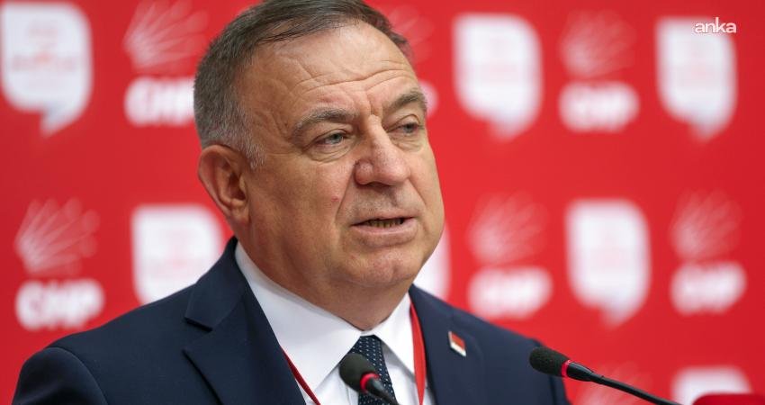 Gökan Zeybek: “Hakikatten korkmayın, iddianameleri hazırlayın” CHP Genel Başkan Yardımcısı Gökan Zeybek, yazılmayan iddianamelere ilişkin, “Attığınız