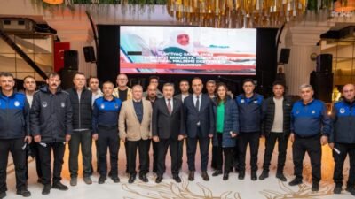 Gölbaşı Belediye Başkanı Yakup Odabaşı, iftarda belediye personeliyle bir araya