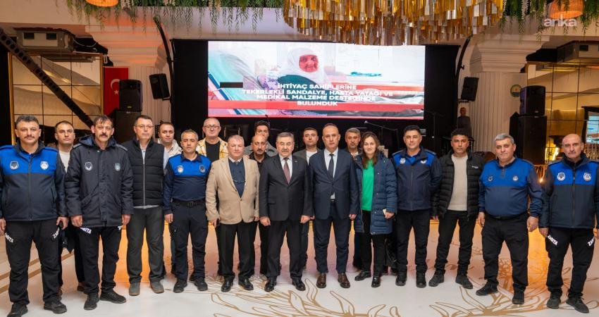 Gölbaşı Belediye Başkanı Yakup Odabaşı, iftarda belediye personeliyle bir araya