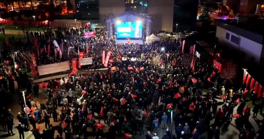 Gözaltındaki Mustafa Bozbey’den mesaj: Muhakkak ki ülkenin hak ettiği adalet, demokrasi ve özgürlük hukuku tesis edilecek Bursa Büyükşehir Belediye Başkanı Mustafa Bozbey, gözaltına alınmasının ardından belediye