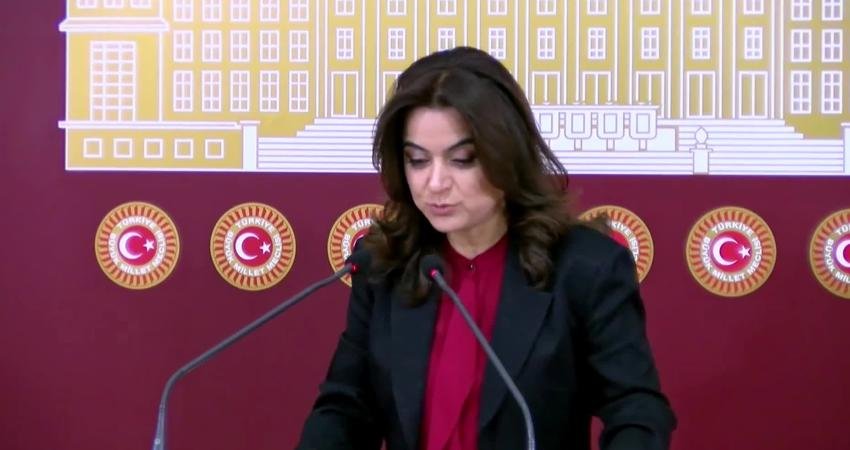 Gülistan Kılıç Koçyiğit’ten iktidara “süreç” çağrısı: “İktidar elini çabuk tutmalı” DEM Parti Grup Başkanvekili Gülistan Kılıç Koçyiğit, "Barışın hukukunu oluşturmak, parlamentonun,