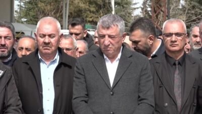 Güzelbahçe Belediye Başkanı Mustafa Günay’ın annesi Hatice Günay, 86 yaşında