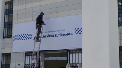 İzmir Büyükşehir Belediyesi, Kültürpark’ta uzun süredir atıl duran binayı, modern