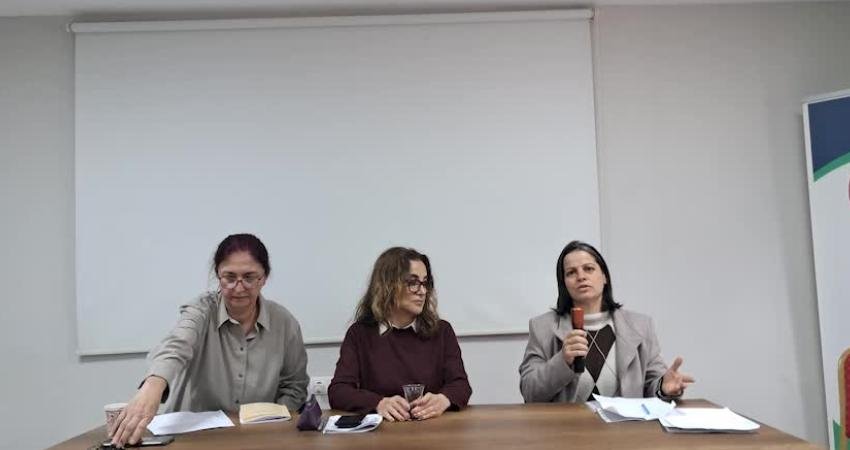 Hatay Çöğürlü’nün 25 yıllık beton santrali çilesi: “‘Telafisi imkânsız zararlar oluşabilir’ raporuna rağmen, tesisin çalışma saati yükseltildi” Hatay'ın Samandağ ilçesi Çöğürlü Mahallesi'nde, Asi Nehri'nin ekosistemini ve halk