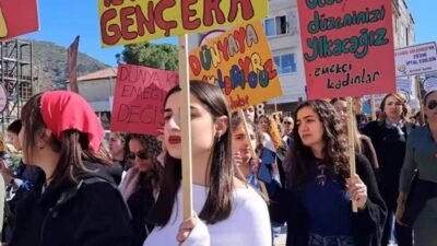 Hatay'da 8 Mart Dünya Kadınlar Günü dolayısıyla Necmi Asfuroğlu Lisesi