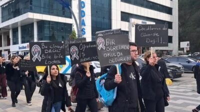 Eğitim Sen ve Eğitim-İş, okullarda artan şiddet olaylarını Hopa'da protesto